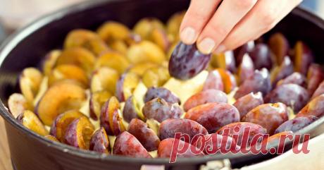 Восхитительный немецкий сливовый пирог Представляем вашему вниманию рецепт очень вкусного пирога к семейному чаепитию, и не только.  Вариаций этого известного пирога достаточно много. Его готовят и на песочном, и на дрожжевом тесте; используют различные формы и добавляют орехи, к примеру. Мы вам предлагаем версию, типичную для Штутгарта: используется дрожжевое тесто и штрейзель для посыпки. Вместо сливы можете использовать любой […]