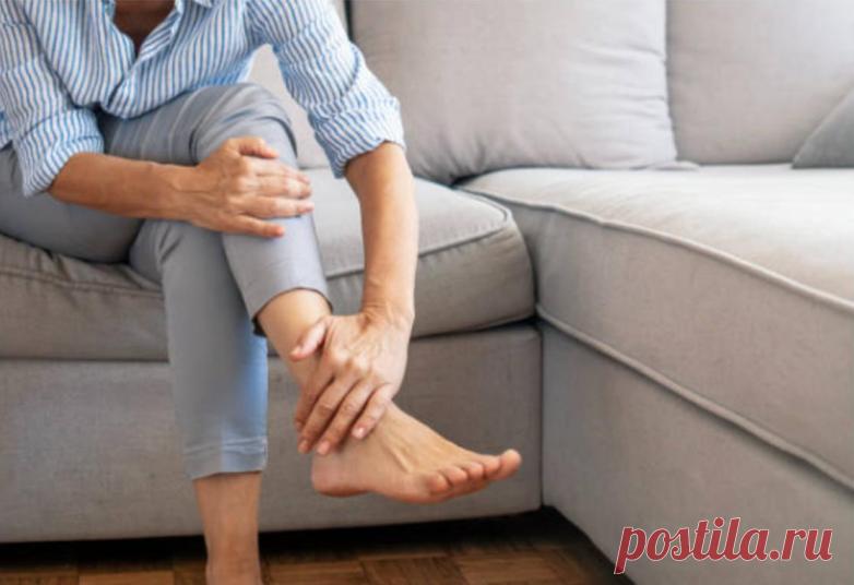 Что вызывает синдром беспокойных ног? Синдром беспокойных ног (СБН) — это не просто ночной дискомфорт, мешающий заснуть. Для миллионов людей, особенно с избыточным весом, это может быть первым тревожным звонком, указывающим на серьезные проблемы со здоровьем, в частности, на нарушение обмена веществ.