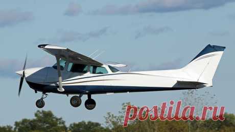 Названы возможные причины крушения самолета Cessna в Татарстане. Основными причинами крушения Cessna в Татарстане могли стать техническая неисправность и ошибка пилотирования. Об этом сообщает ТАСС со ссылкой на оперативные службы. По словам собеседника агентства, указанные факторы рассматриваются в ...