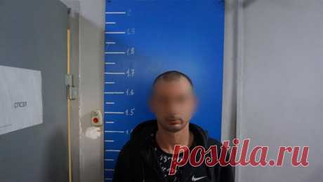 Жителю Приморского края, открывшему стрельбу с балкона, грозит реальный срок. В Приморском крае рецидивисту грозит новый срок за стрельбу с балкона. Об этом сообщили в полиции региона. Ночью в дежурную часть поступило сообщение из поселка Новошахтинский. Свидетель утверждал, что житель дома на Березовой улице ...