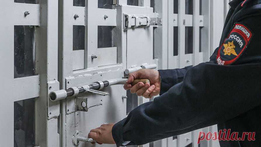 Участник СВО скончался в отделе полиции в Махачкале. В здании Советского РОВД в Махачкале умер доставленный туда участник СВО, который вел себя неадекватно. Об этом в Telegram-канале сообщил председатель Общественной наблюдательной комиссии (ОНК) Дагестана Шамиль Хадулаев. Общественник ...