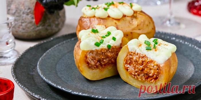 ЗАПЕЧЁННЫЙ КАРТОФЕЛЬ С ФАРШЕМ