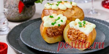 ЗАПЕЧЁННЫЙ КАРТОФЕЛЬ С ФАРШЕМ