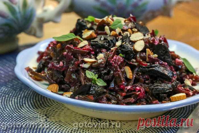 Салат с морской капустой и свеклой