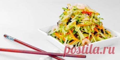 САЛАТ С ОГУРЦАМИ, МОРКОВЬЮ И КРЕВЕТКАМИ ПО-КОРЕЙСКИ