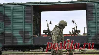 MWM: Россия использует бронепоезда для снабжения частей в Донбассе. Российские войска используют инженерные бронепоезда для снабжения передовых частей в Донбассе. Об этом сообщил журнал Military Watch Magazine (MWM). Читать далее