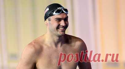 Колесников надел очки со Шреком после победы на чемпионате мира по водным видам спорта. Российский пловец Кирилл Колесников надел очки со Шреком после победы на дистанции 50 м на спине на чемпионате мира в Сингапуре. Читать далее