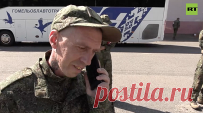 Россия вернула домой военного, которого на Украине пытали для шантажа дочери. Россия вернула домой военного Дениса Резникова, которого пытали в плену на Украине, стремясь методом шантажа завербовать его дочь. Над мужчиной издевались, записывая всё это на видео, которые затем отправлялись семье. Читать далее
