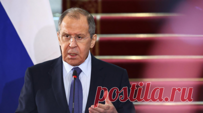 Политологи раскрыли, почему Лавров прибыл на Аляску в свитере с надписью «СССР». Опрошенные RT американисты рассказали в беседе с RT, почему глава российского МИД Сергей Лавров прибыл в отель в Анкоридже в свитере с, предположительно, надписью «СССР». Читать далее