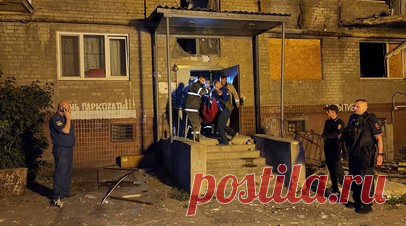 Девочку достали из-под завалов после обстрела ВСУ Донецка. В Киевском районе Донецка после удара ВСУ из-под завалов спасена девочка, сообщил военкор RT Виктор Мирошников. Обстрел серьёзно повредил многоквартирный дом: в двух подъездах обрушилось несколько этажей, в соседних зданиях выбило стёкла. По предварительным данным, один человек погиб, ещё двое получили ранения. Читать далее