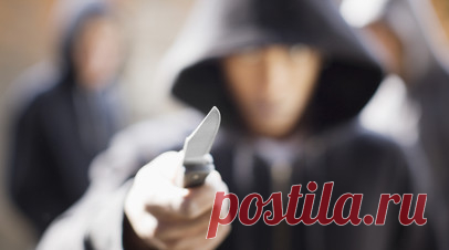 В школе в Иркутской области восьмиклассник ранил ножом сверстника. В школе в Иркутской области восьмиклассник ранил ножом сверстника на фоне длящегося между ними конфликта, возбуждено уголовное дело, сообщает пресс-служба регионального главка Следственного комитета России. Читать далее
