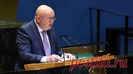 Небензя показал на заседании Совбеза ООН фото убитых при теракте ВСУ в ЛНР. Постпред России при ООН Василий Небензя во время заседания Совета Безопасности всемирной организации продемонстрировал присутствующим снимки убитых девушек в результате удара ВСУ по Старобельску в ЛНР. Читать далее