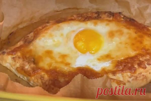 ПП хачапури с творогом, сыром сулугуни и рисовой мукой простой рецепт пошаговый Как сделать ПП хачапури с творогом, сыром сулугуни и рисовой мукой рецепт простой! Такое Хачапури точно не навредит вашей фигуре! - творог 180 гр 5% - рисовая мука 3 ст.л - соль по вкусу - яйцо - сыр сулугуни CY_yfb4Kg6P Перемешиваем все ингредиенты отделяя желток от яйца, формируем лодочку и
