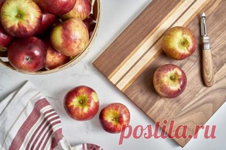 (38) 6 овощей и фруктов, которые теряют пользу вместе с кожурой - ПолонСил.ру - социальная сеть здоровья - 15 апреля - 43572943518 - Медиаплатформа МирТесен Эти плоды лучше употреблять в пищу вместе с кожицей, советуют диетологи Фото Bruce Morin / Alamy С кожурой фруктов и овощей есть одна небольшая загвоздка. С одной стороны, Роспотребнадзор то и дело рекомендует счищать с них кожуру (с покупных точно), чтобы избавиться от пестицидов. С другой - 15 апреля - 43572943518 - Медиаплатформа МирТесен