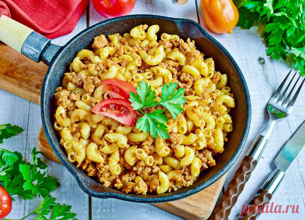 Макароны с мясным фаршем и помидорами на сковороде Приготовьте вкусный ужин за 30 минут. Аппетитные макароны с помидорами и мясным фаршем придутся по вкусу всем членам семьи и даже голодным гостям, которые нагрянули неожиданно. Для этого вам...