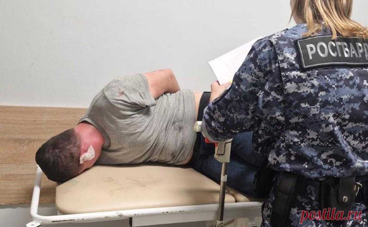 В Петербурге пьяный пациент избил врачей. Полиция Петербурга проверяет обстоятельства нападения 33-летнего пациента в состоянии алкогольного опьянения на сотрудников городской больницы на Авангардной улице.