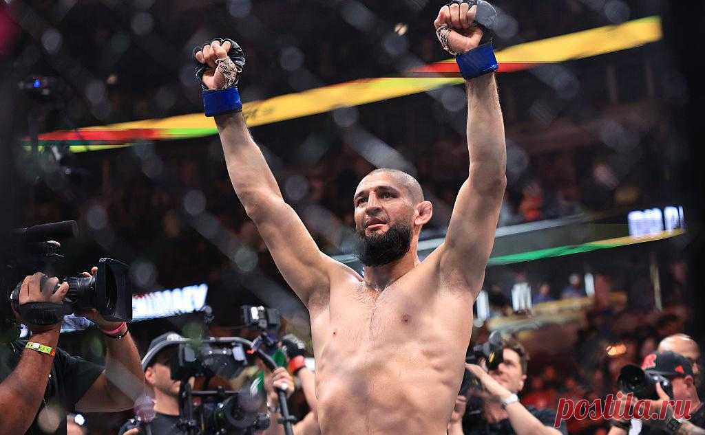 Глава UFC допустил первую защиту титула Чимаева на турнире в Абу-Даби. Хамзат Чимаев 17 августа завоевал пояс чемпиона UFC в среднем весе. Дана Уайт после победы уроженца Чечни назвал его звездой