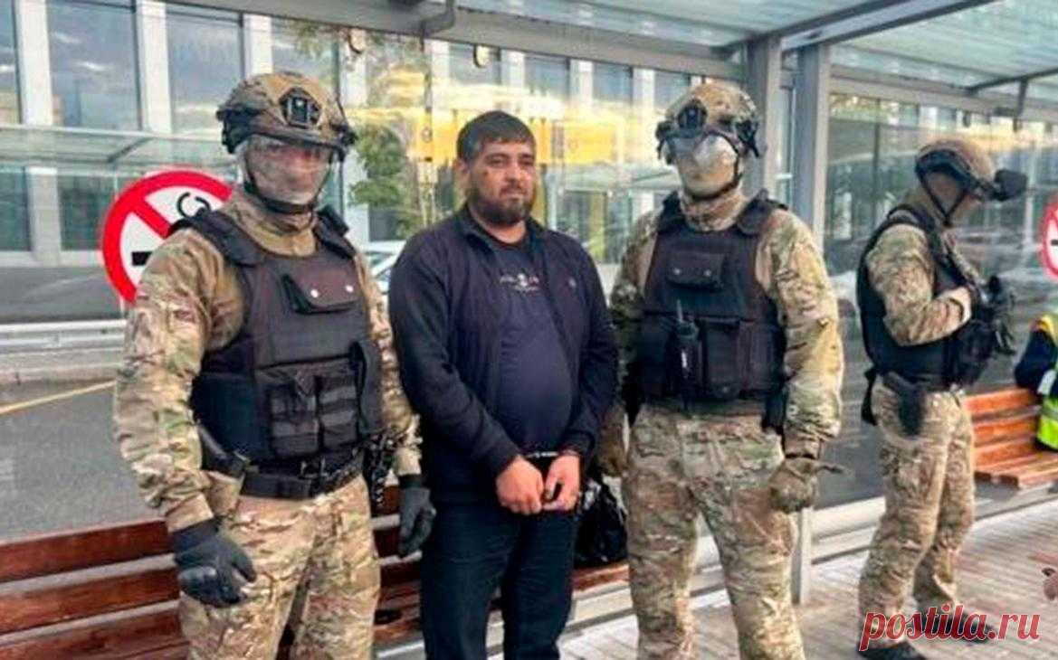 Дважды пытавшего задавить людей в Новосибирске задержали в Астане. Водитель грузовика, который дважды намеренно въехал в людей в Новосибирске 10 августа, задержан в Астане.