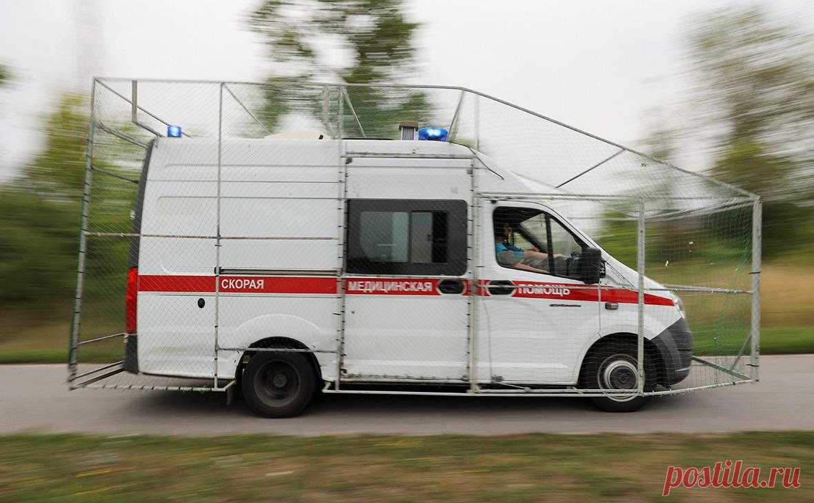 Гладков сообщил об установке «мангалов» на 11 машин скорой помощи. Для защиты от ударов беспилотников уже 11 машин скорой помощи в Белгородской области оборудовали специальными защитными приспособлениями — «мангалами», заявил губернатор Белгородской области Вячеслав Гладков в своем телеграм-канале.