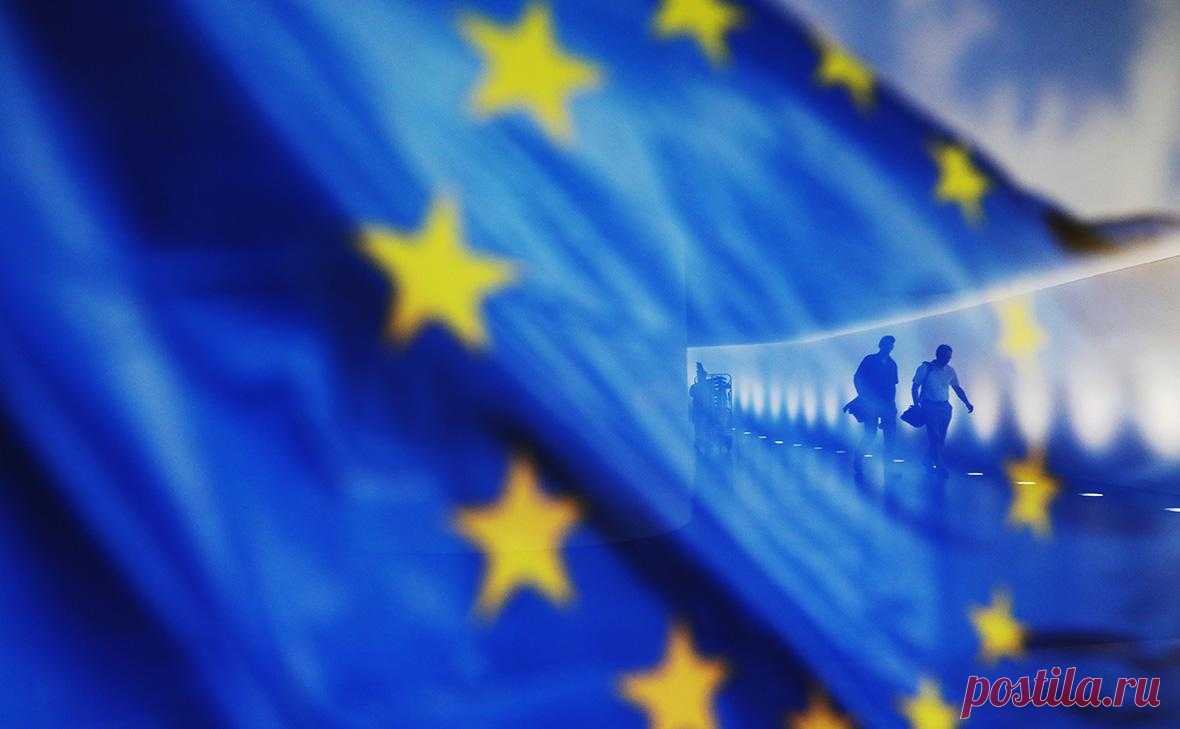 The Telegraph узнала, что ЕС допускает смягчение санкций против России. ЕС рассматривает возможность смягчения санкций, если в определенные сроки будет достигнуто перемирие, пишет газета. Публично Брюссель заявлял, что продолжит оказывать давление на Россию до заключения мира