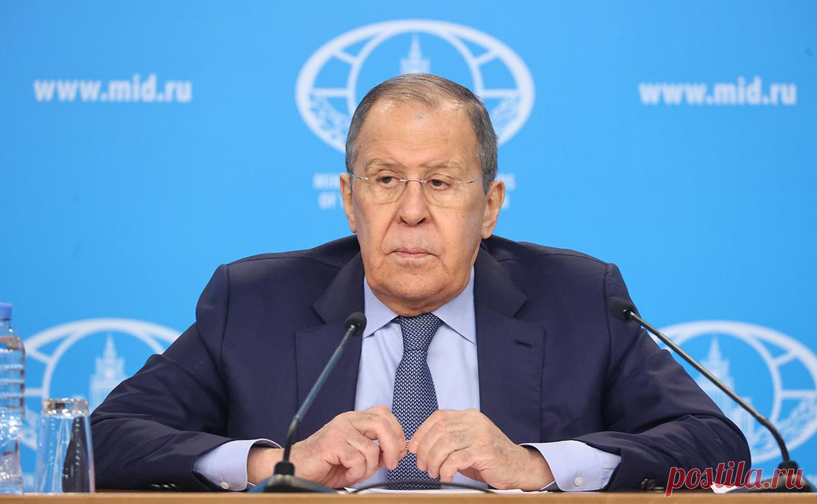 Лавров прибыл в отель на Аляске в свитере с надписью «СССР». Глава МИД России Сергей Лавров прибыл в отель в Анкоридже в свитере с надписью «СССР».