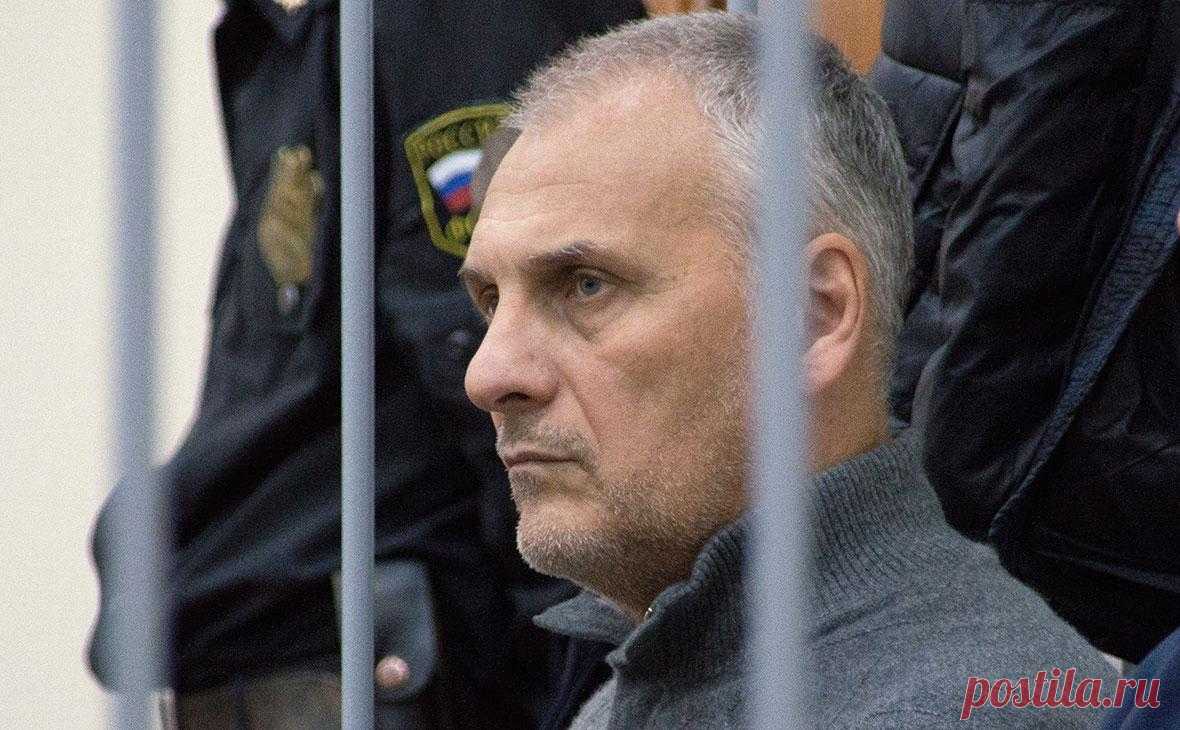 Суд отказался отпускать из колонии экс-губернатора Сахалина Хорошавина. Хабаровский районный суд отказался заменить оставшуюся часть срока бывшему губернатору Сахалинской области Александру Хорошавину принудительными работами, сообщила в телеграм-канале пресс-служба судов Хабаровского края.