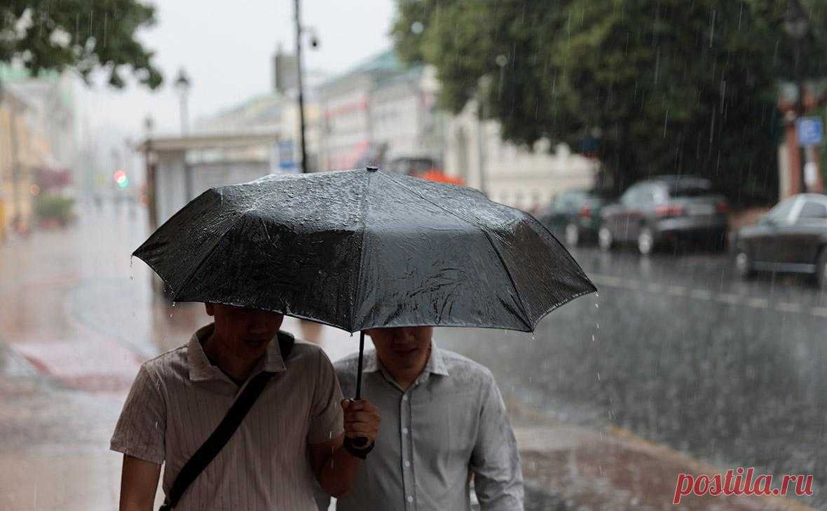МЧС предупредило о сильном ливне, граде и грозе в Москве. В Москве с 12:00 до конца суток 4 августа ожидается сильный дождь с грозой, предупредило ГУ МЧС по городу в телеграм-канале.