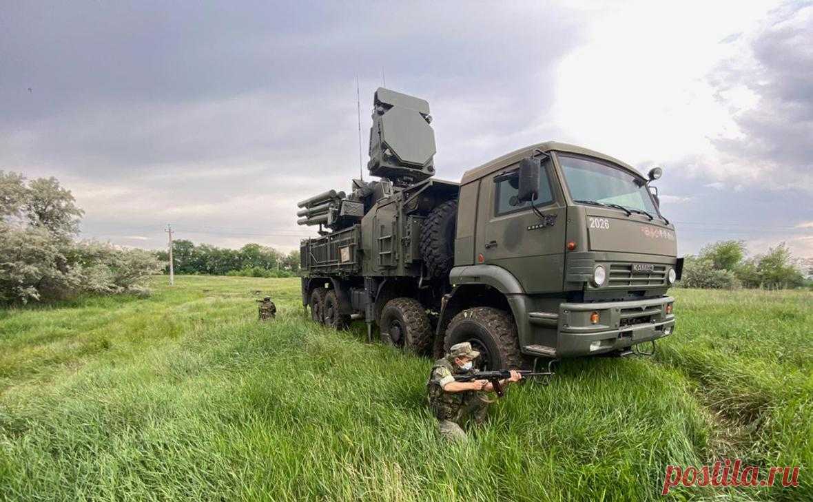 Губернатор попросил жителей Ленобласти избегать публичных мест из-за БПЛА. В Ленобласти сбили шесть беспилотников, региональные власти перевели системы на режим повышенной готовности. В Пулково введены ограничения, задержаны десятки рейсов