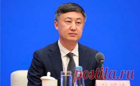 Бывшему топ-менеджеру ЦБ Китая дали 16 лет за разглашение гостайны. Обвинение считает, что экс-глава департамента денежно-кредитной политики Народного банка Китая почти 20 лет получал взятки в обмен на данные из регулятора. Антикоррупционная кампания в Китае затронула более 100 чиновников