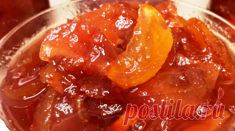 Варенье из яблок больше не варю. "Янтарные дольки" - очень вкусный десерт для чаепития и выпечки Одним из самых древних видов десертов на нашей планете считается вареньем. Археологами были обнаружены баночки с вареньем в Древнем Египте. Примерная датировка хранения этой сладости — 3.000 лет до нашей эры. То есть, варенье сопровождает человечество достаточно давно. Существует много разных видов варенья. Иногда готовят десерт из весьма необычных продуктов. Например, из дыни или арбуза, […]
