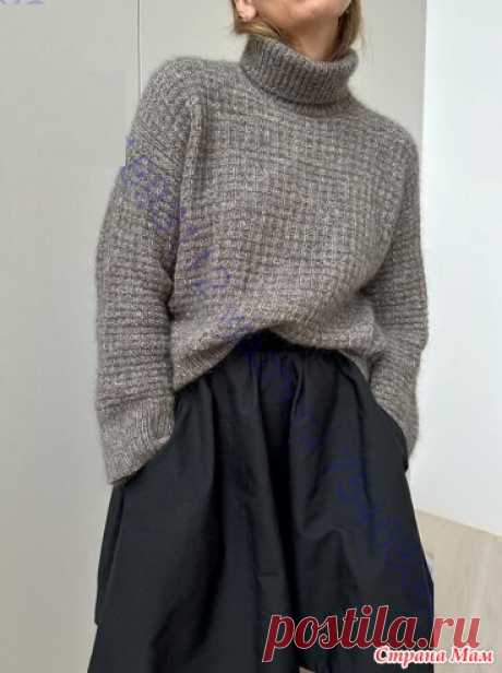 WAFFLE LOOP ROLL-NECK свитер от OTHER LOOPS. Спицы. WAFFLE_LOOP_ROLL-NECK – элегантный свитер свободного силуэта с высоким отворачивающимся воротником, связанный текстурным вафельным узором и украшенный панелями резинки.