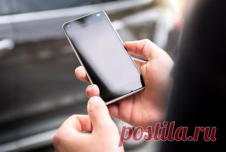 Россиянам могут разрешить использовать госуслуги вместо паспорта В тексте сказано, что использование мобильного приложения госуслуги будет приравниваться к предъявлению документов в случаях, определяемых ...