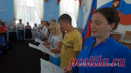 Неужели власть поумнела? Или она заигрывает c жителями новых регионов? Мнение крымчанина о получении паспортов РФ жителями новых регионов О том как получают российские паспорта в Запорожье и как это было в Крыму 9 лет назад