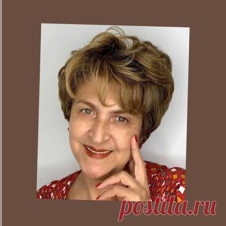 "Как можно подстричь бабушку? Порекомендуйте современную стрижку" — попросила читательница В зрелом возрасте важно уделить внимание подходящей длине волос. Оставлять не слишком короткими, но и не длинными. Так как длинные пряди в районе лица зрительно подчёркнут возрастной рельеф кожи и...