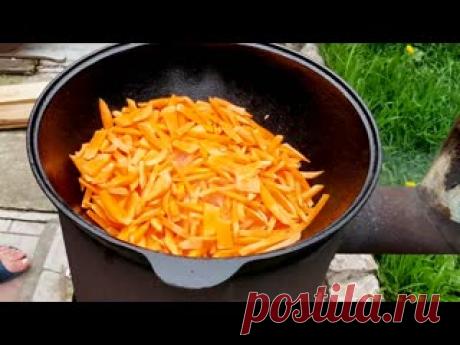 ПЛОВ С КУРИЦЕЙ! ПОДРОБНЫЙ РЕЦЕПТ ДЛЯ НОВИЧКОВ. Проще некуда!!! Ингредиенты для рецепта:Курица (филе бедра) 900 грРис пропаренный 900 грМорковь 900 грЛук репка 4-5 головокМасло хлопковое 150-200 млзирабарбариспаприка сладкая мототаячеснок 3-5 штсольвода