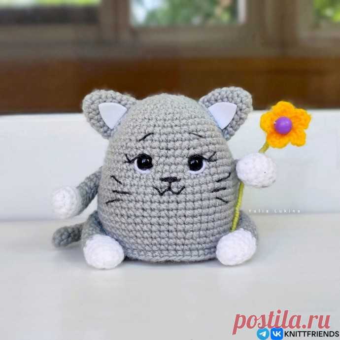 ​Толстый котик крючком