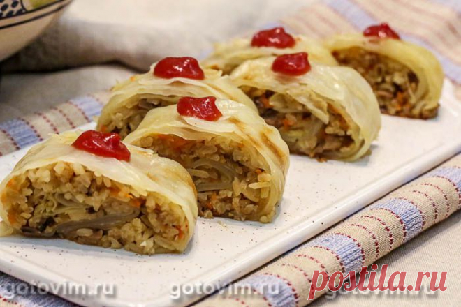 Капустный рулет с грибами и рисом. Рецепт с фото Постный вариант капустного рулета. На этот раз для начинки смешиваем обжаренные с луком грибы и вареный рис. Рулет получается настолько вкусным, что вполне подойдет и для обычного меню - как основное блюдо или гарнир к мясу.

