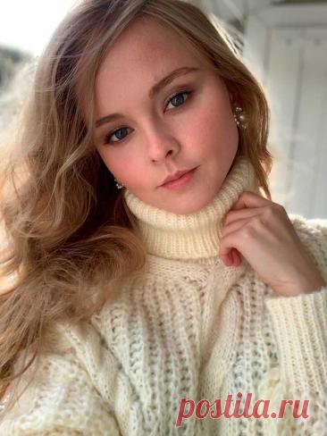 Ксения Отинова