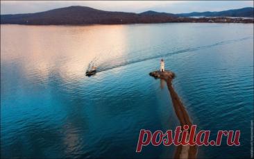 Вид с одного из самых живописных мест Владивостока. ЛЭП на Токарева.