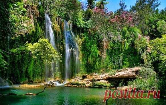 Водопады Куршунлу - турецкое чудо природы Водопады Куршунлу находятся на реке Аксу, которая берет свое начало в горах Торос и впадает в Средиземное море к востоку от Антальи.