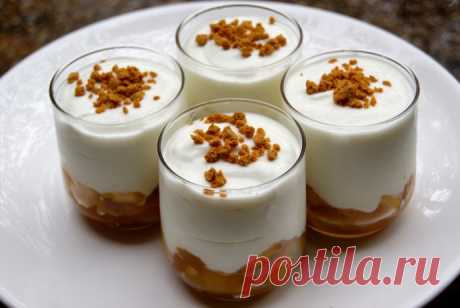 Мягкий творог с яблоками в карамели