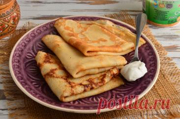 Блины на ряженке Блины на ряженке каждый раз получаются очень нежными, с приятным привкусом и ароматом топленого молока. Из-за неимоверной нежности блинов жарить их чуть сложнее, чем, если использовать классический рецепт. Однако, и забивать тесто мукой также не стоит. Просто нужно использовать сковороду...