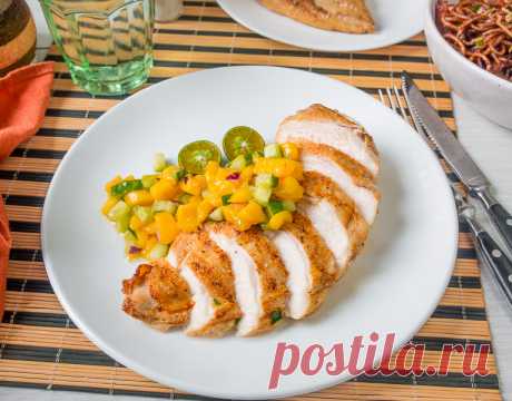 Куриное филе с манговой сальсой на Вкусном Блоге Куриное филе с манговой сальсой - вкусные проверенные рецепты, подбор рецептов по продуктам, консультации шеф-повара, пошаговые фото, списки покупок на VkusnyBlog.Com