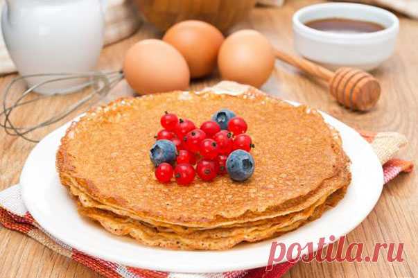Низкокалорийные диетические блинчики! Видео Посмотрите, как можно побаловать себя блинчиками без вреда для фигуры! Блины – любимцы России и Америки. Их готовят в масле с сиропом, посыпают сахарной пудрой, или фруктами и взбитыми сливками. Блины на завтрак доступны практически в любом американском ресторане. Блины, сделанные в домашних условиях имеют явное преимущество над ресторанными блинами, или даже , которые в...