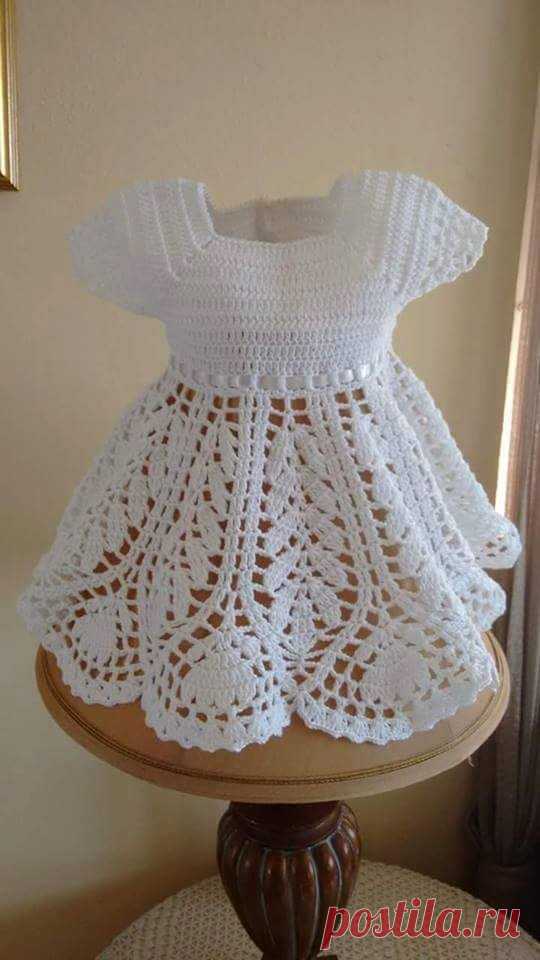 Very elegant this dress in crochet yarn. with measures for each age. look