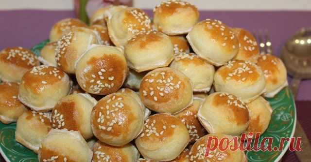 Закусочные пирожки-малютки, делаю 100 штук за 20 минут. Замораживаю, в случае неожиданных гостей быстренько выпекаю. — Домашняя кулинария