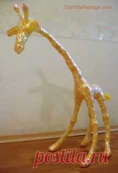 игрушка из полиэтилена и скотча (жираф)
