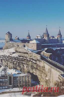 Kamianets-Podilskyi Castle in winter - Ukraine  |  Pinterest • Всемирный каталог идей