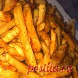 Картошка фри и другие рецепты блюд в домашней фритюрнице Самые популярные блюда во фритюре - картошка фри, чебуреки, луковые кольца и сырные шарики. Все эти рецепты здесь!