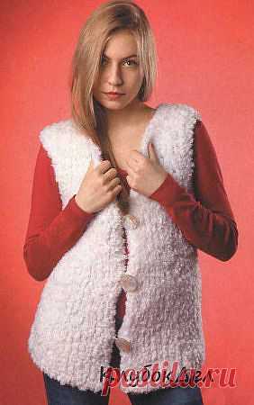 Размер: 40-42
Вам потребуется: пряжа Fuilana (45% шерсть, 45% акрил, 10% полиамид, 40 м/100 г) - 600 г белого цвета, спицы №8, крючок №6, 3 пуговицы, шляпная резинка.